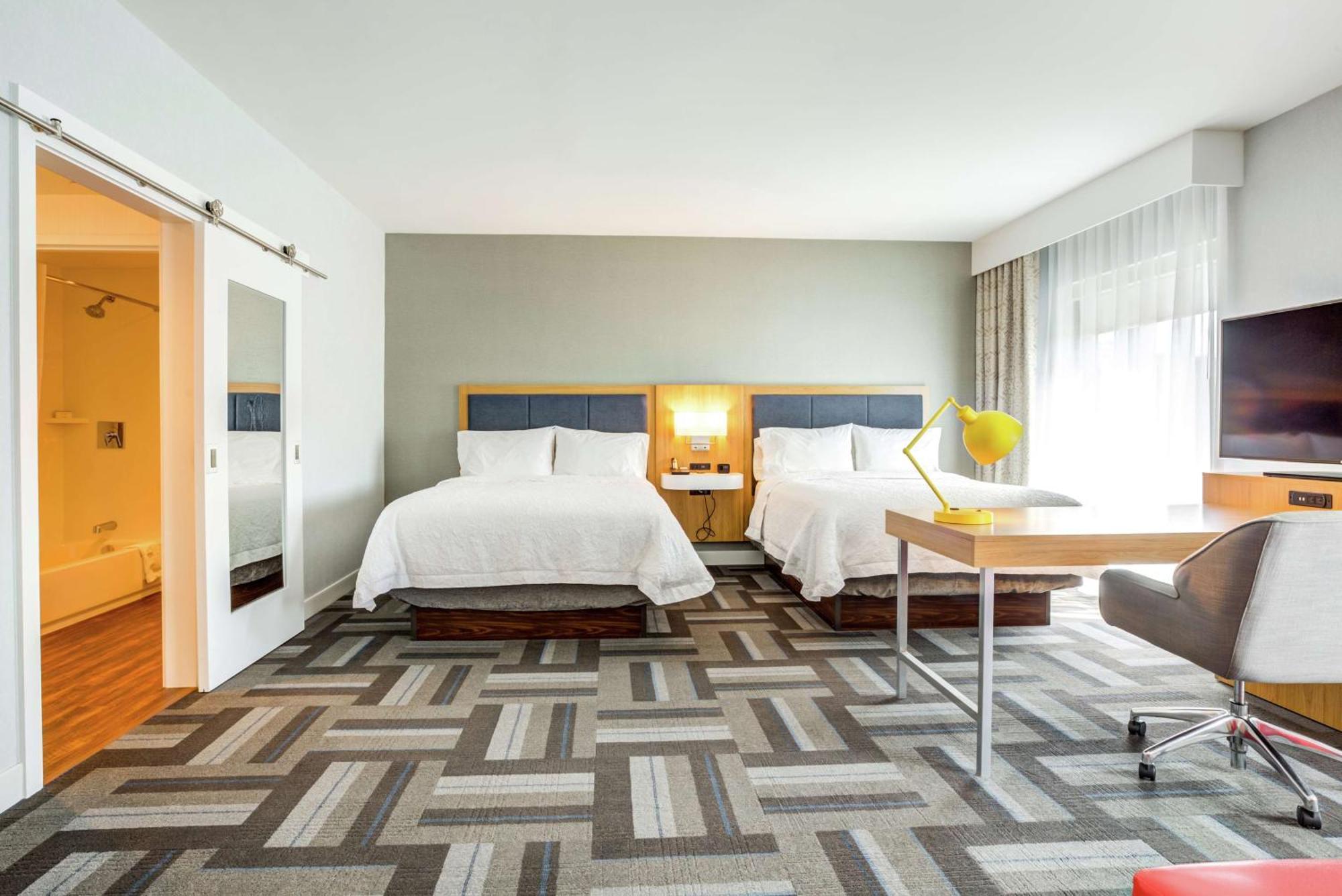 Hampton Inn & Suites Boston/Waltham Exterior foto