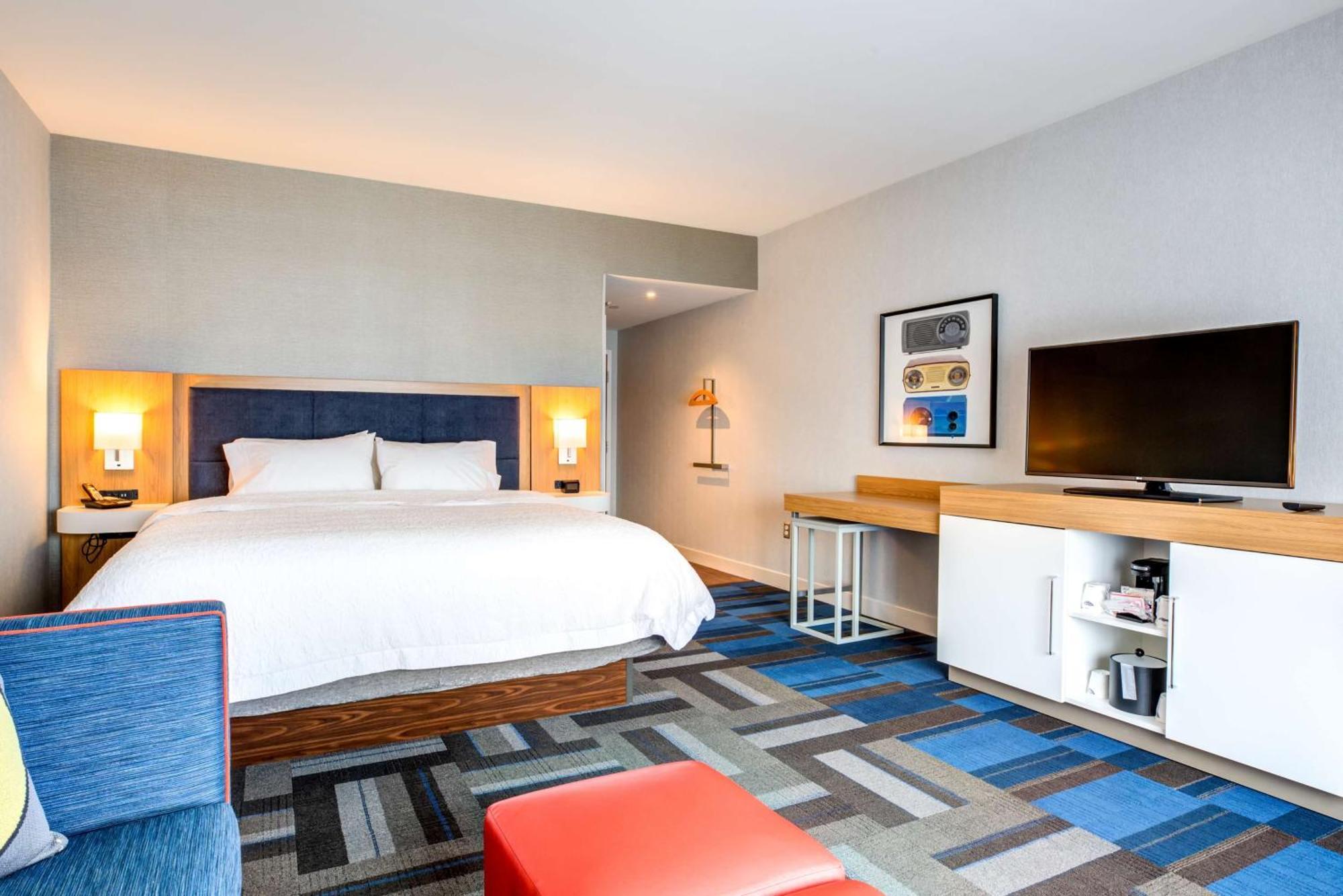 Hampton Inn & Suites Boston/Waltham Exterior foto