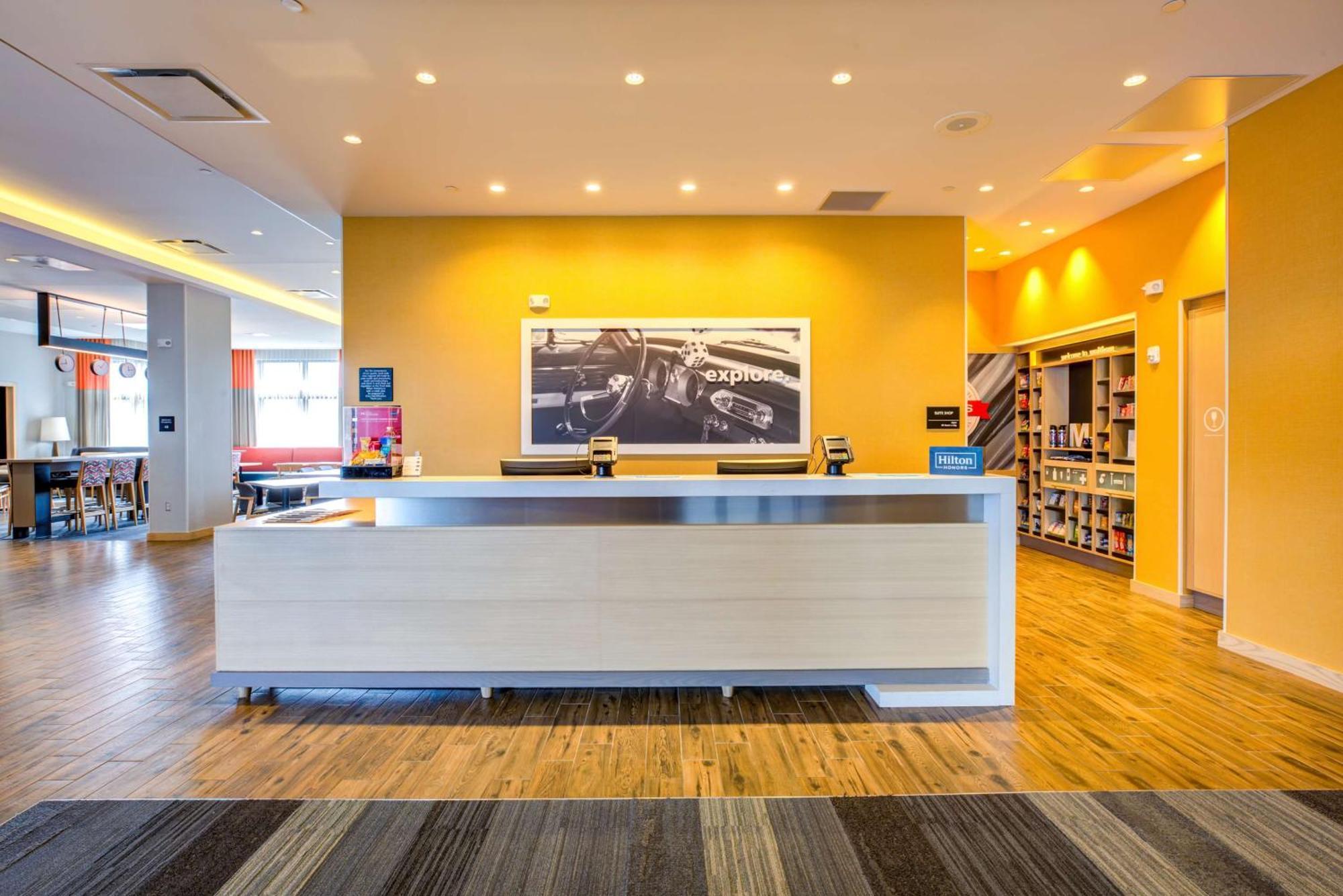 Hampton Inn & Suites Boston/Waltham Exterior foto