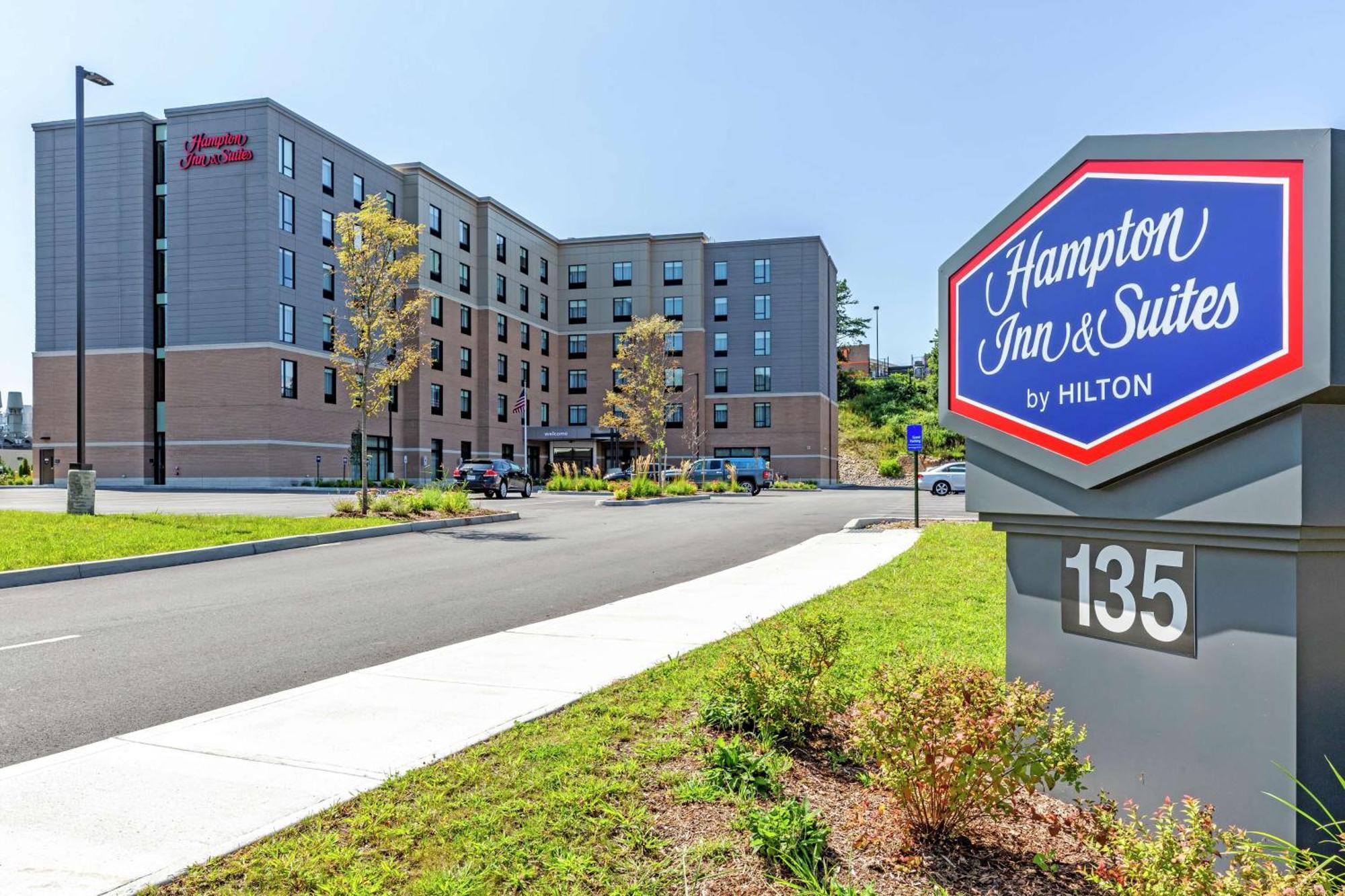 Hampton Inn & Suites Boston/Waltham Exterior foto